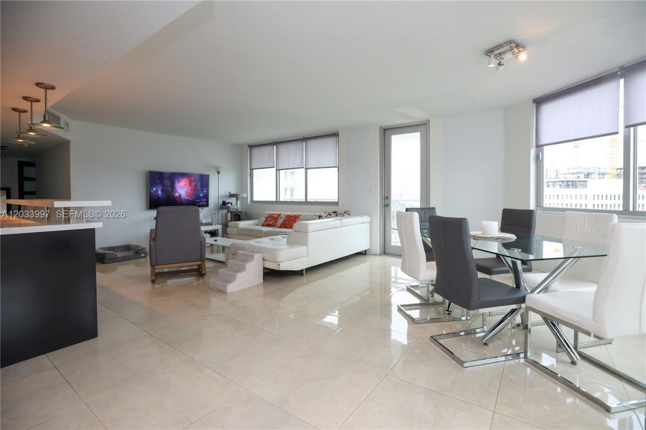 7135 Collins Ave, Unit 735, Miami Beach, FL 33141 Photo