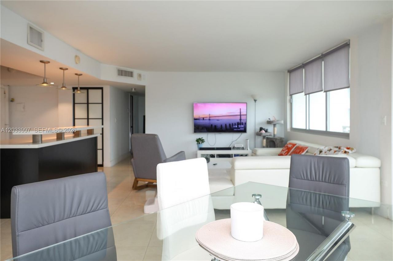 7135 Collins Ave, Unit 735, Miami Beach, FL 33141 Photo