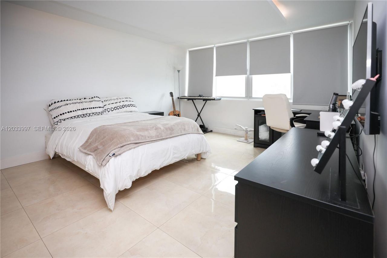 7135 Collins Ave, Unit 735, Miami Beach, FL 33141 Photo
