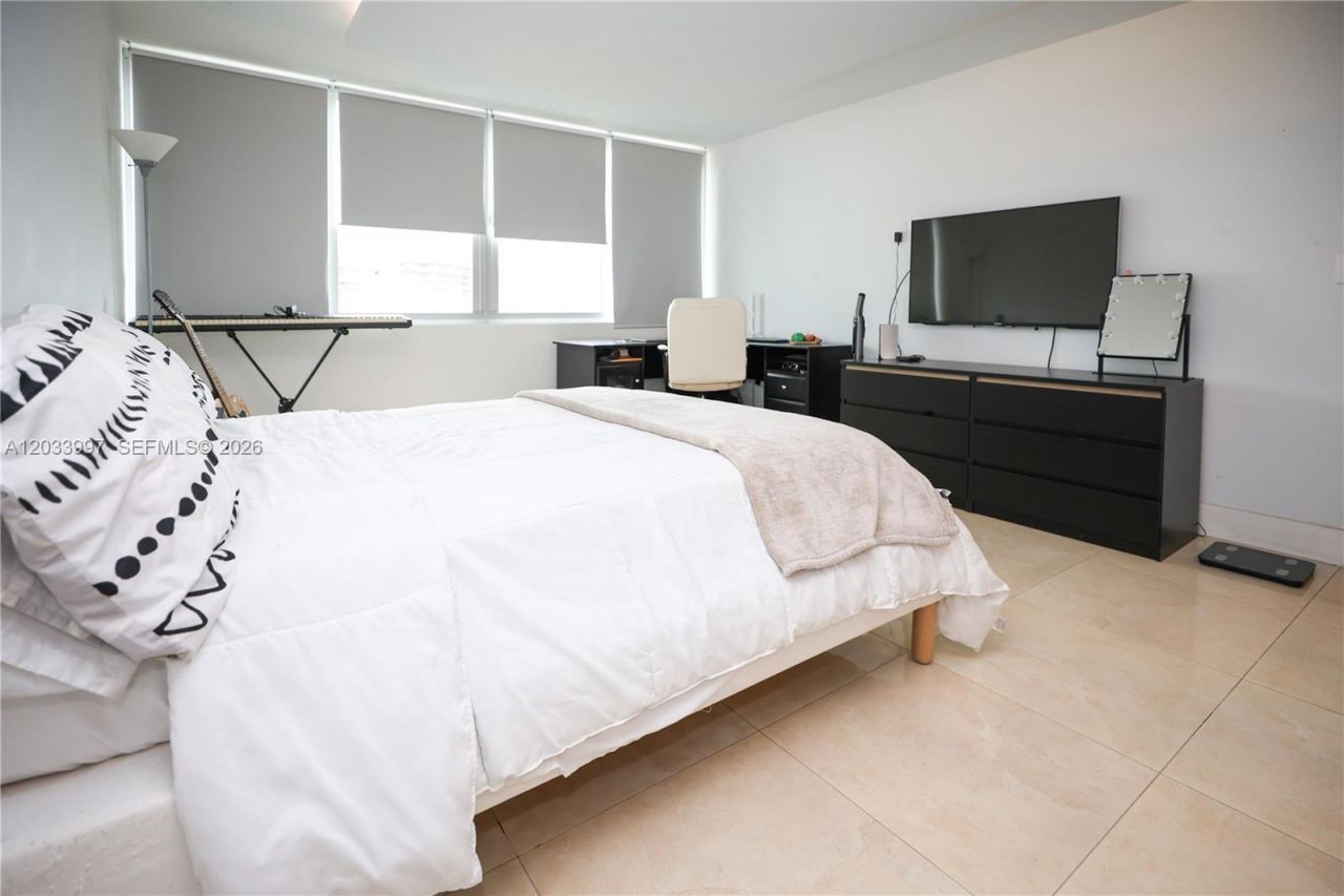 7135 Collins Ave, Unit 735, Miami Beach, FL 33141 Photo