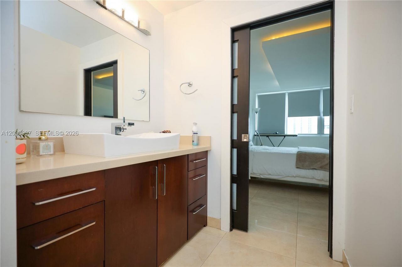 7135 Collins Ave, Unit 735, Miami Beach, FL 33141 Photo