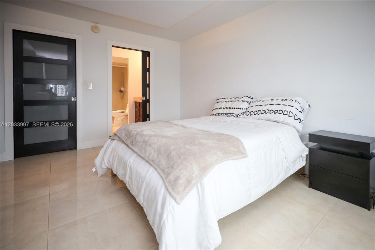 7135 Collins Ave, Unit 735, Miami Beach, FL 33141 Photo