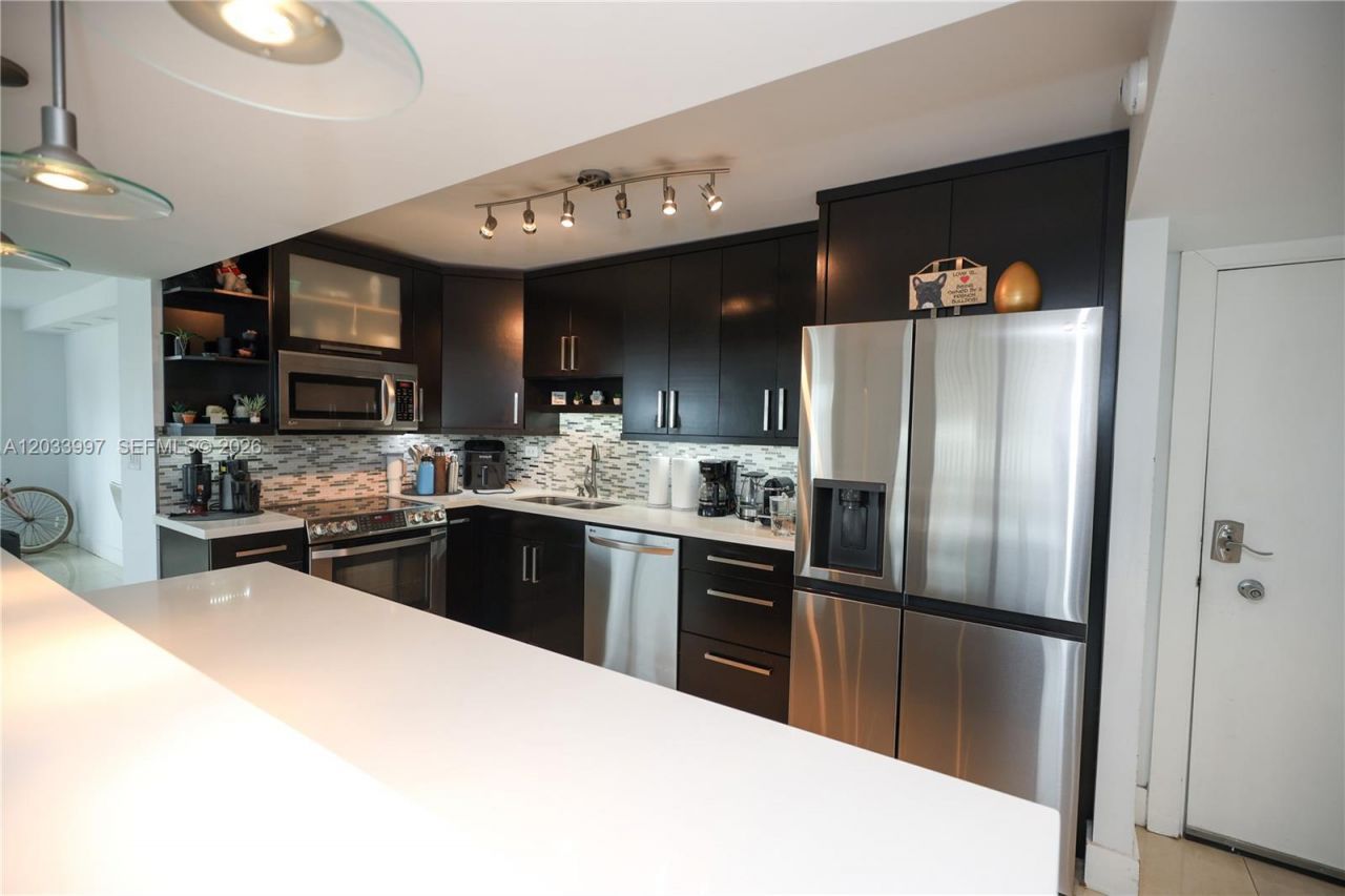 7135 Collins Ave, Unit 735, Miami Beach, FL 33141 Photo