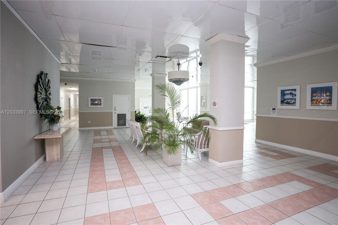7135 Collins Ave, Unit 735, Miami Beach, FL 33141 Photo