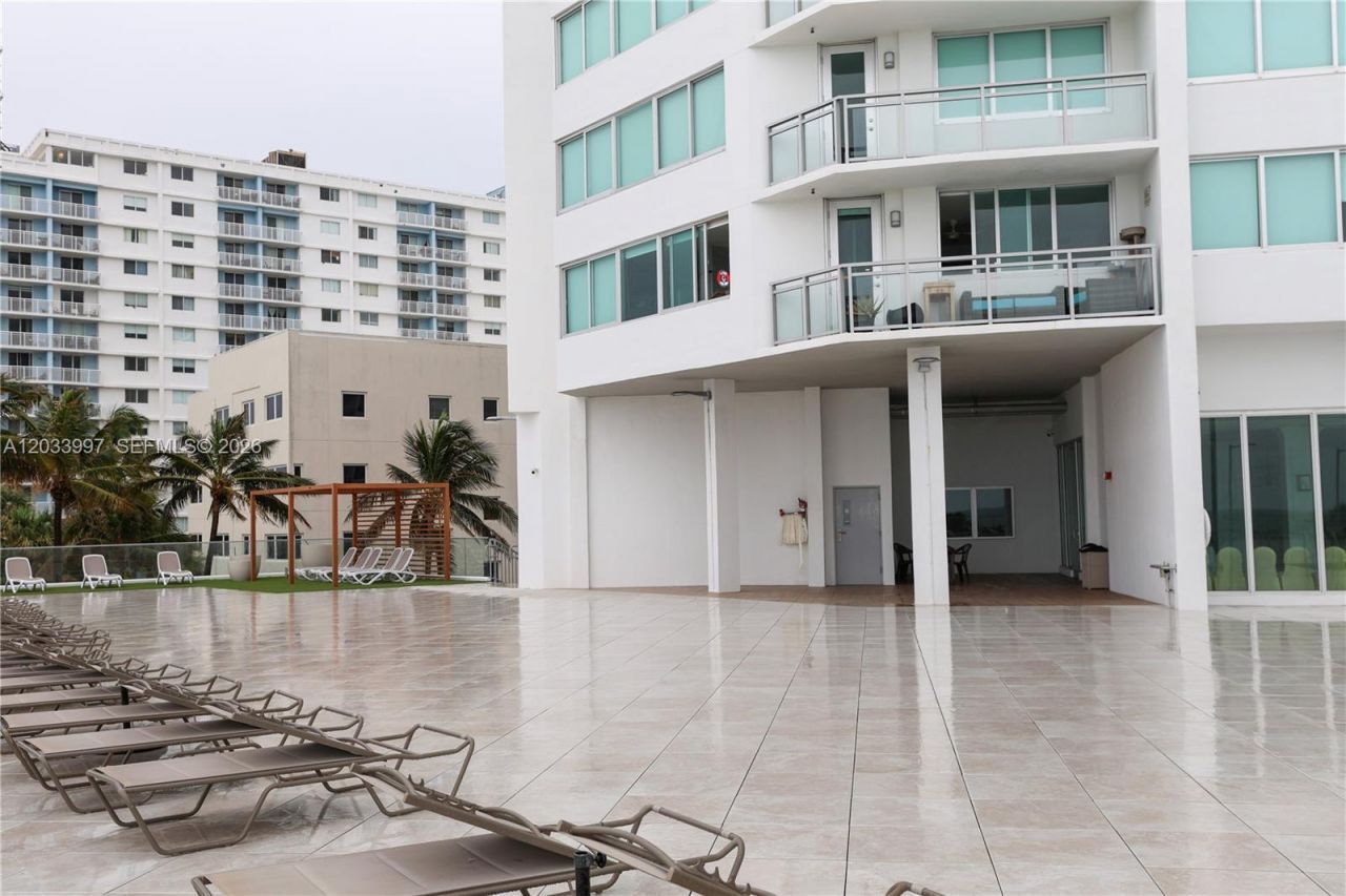 7135 Collins Ave, Unit 735, Miami Beach, FL 33141 Photo