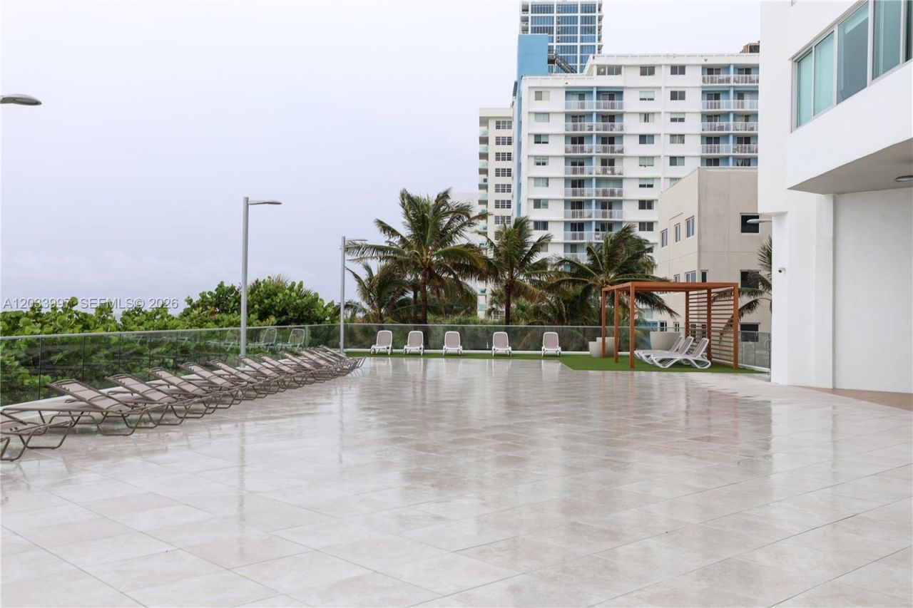 7135 Collins Ave, Unit 735, Miami Beach, FL 33141 Photo