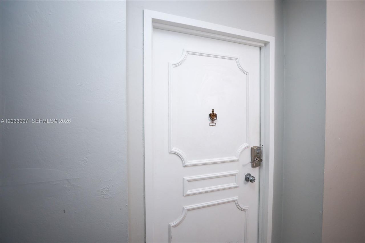 7135 Collins Ave, Unit 735, Miami Beach, FL 33141 Photo