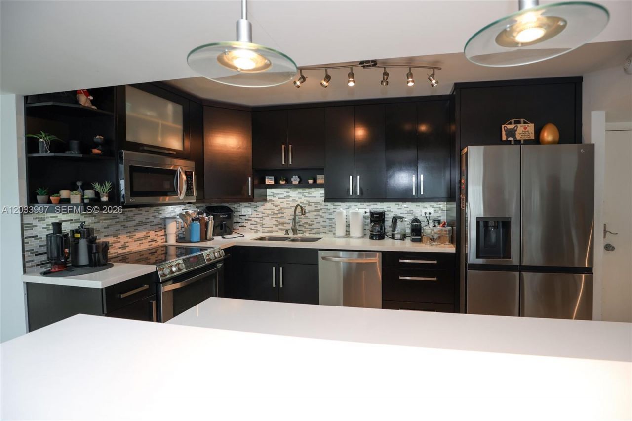 7135 Collins Ave, Unit 735, Miami Beach, FL 33141 Photo