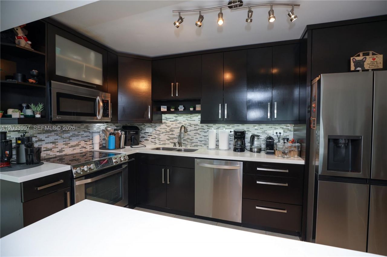 7135 Collins Ave, Unit 735, Miami Beach, FL 33141 Photo