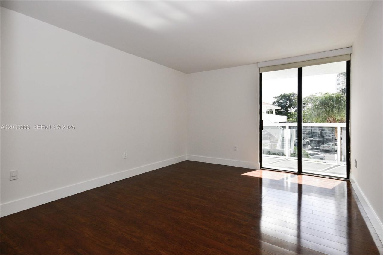 20505 E Country Club Dr , Unit 237, Aventura, FL 33180 Photo