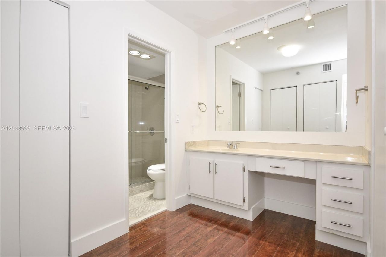 20505 E Country Club Dr , Unit 237, Aventura, FL 33180 Photo