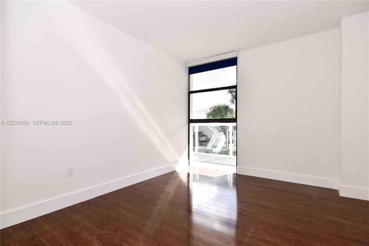 20505 E Country Club Dr , Unit 237, Aventura, FL 33180 Photo