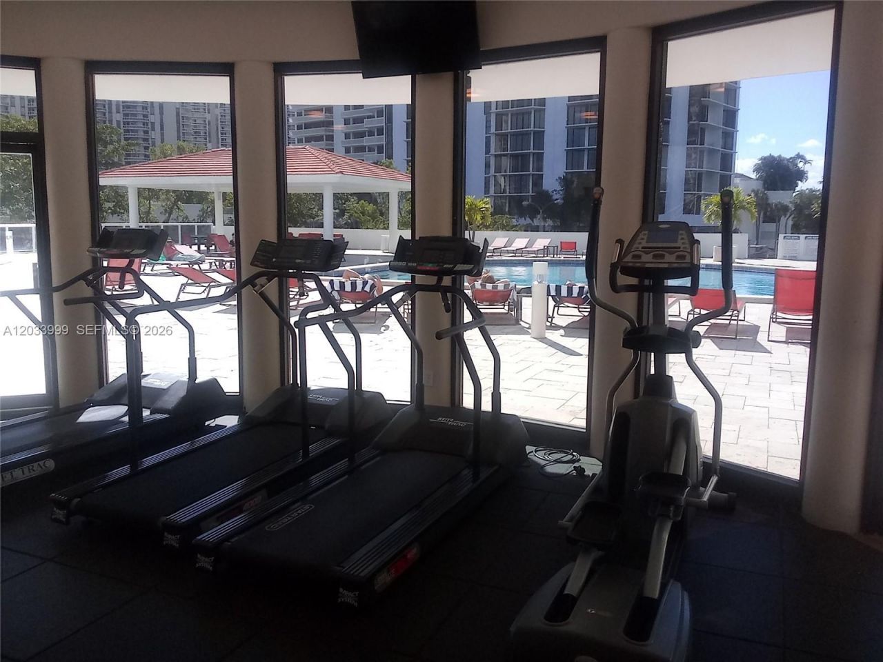 20505 E Country Club Dr , Unit 237, Aventura, FL 33180 Photo