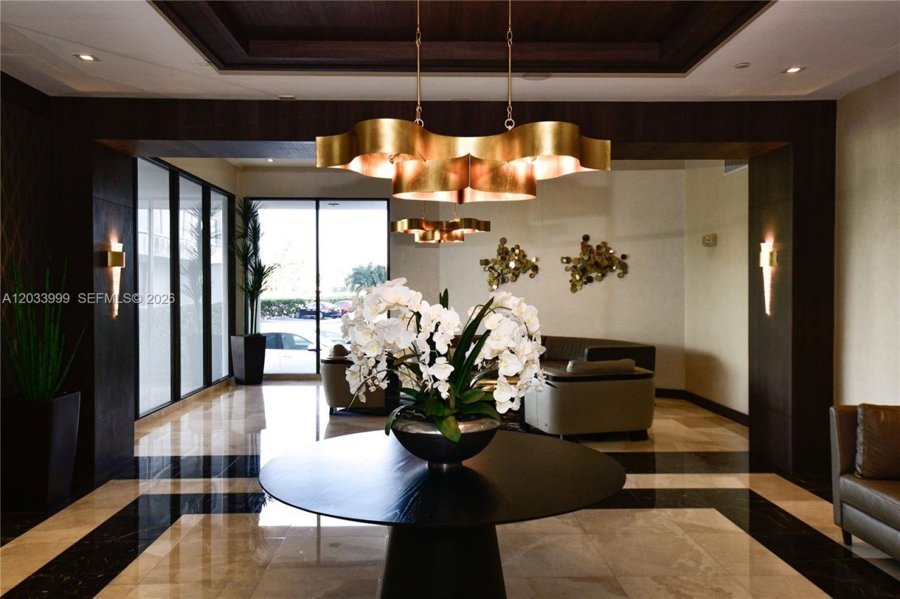 20505 E Country Club Dr , Unit 237, Aventura, FL 33180 Photo