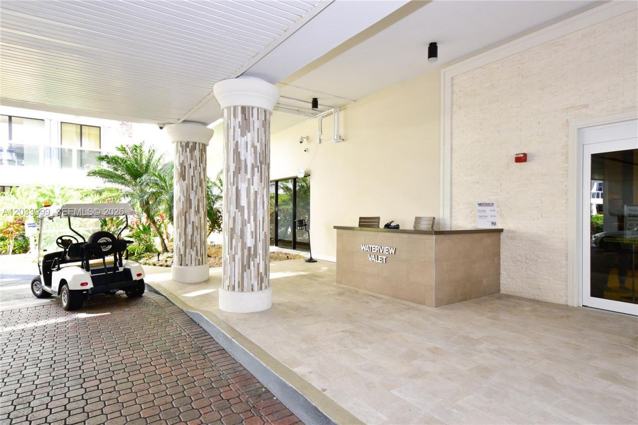 20505 E Country Club Dr , Unit 237, Aventura, FL 33180 Photo
