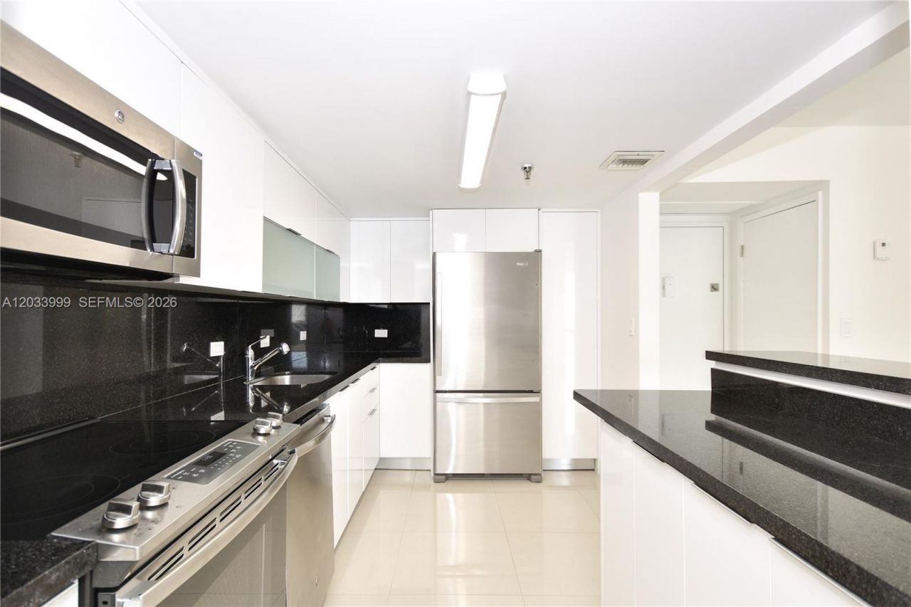 20505 E Country Club Dr , Unit 237, Aventura, FL 33180 Photo