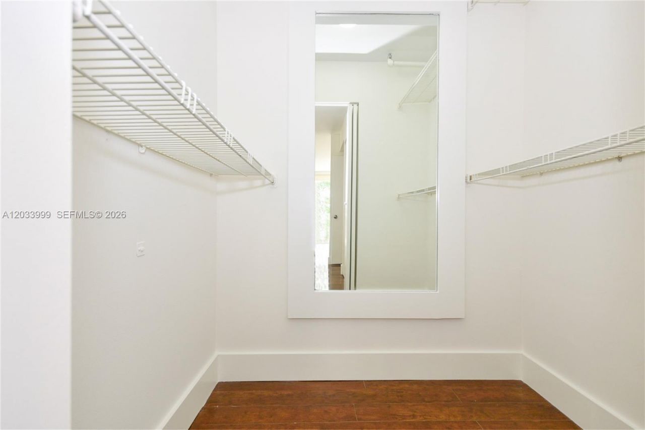 20505 E Country Club Dr , Unit 237, Aventura, FL 33180 Photo
