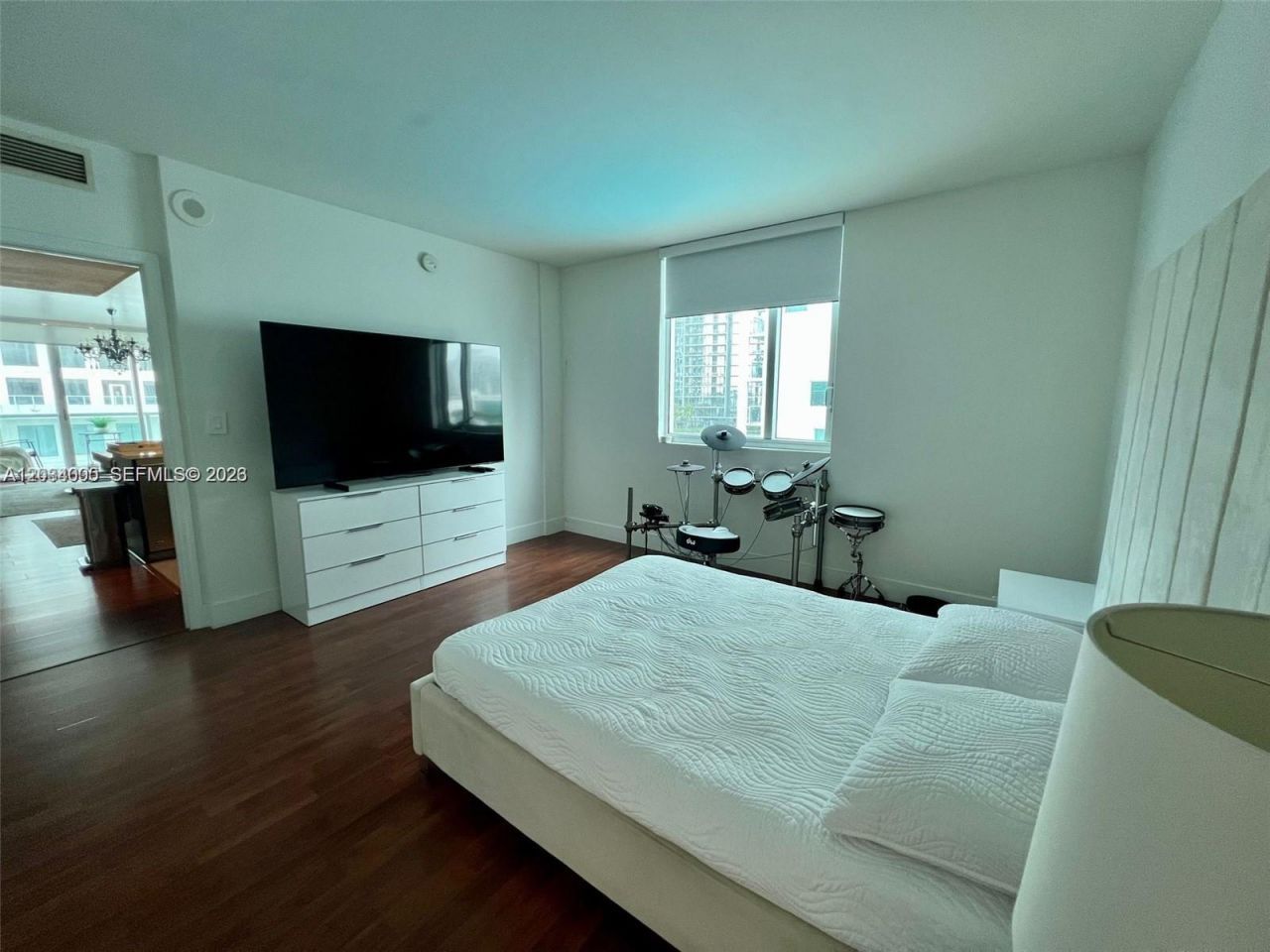 500 Brickell Ave , Unit 1410, Miami, FL 33131 Photo