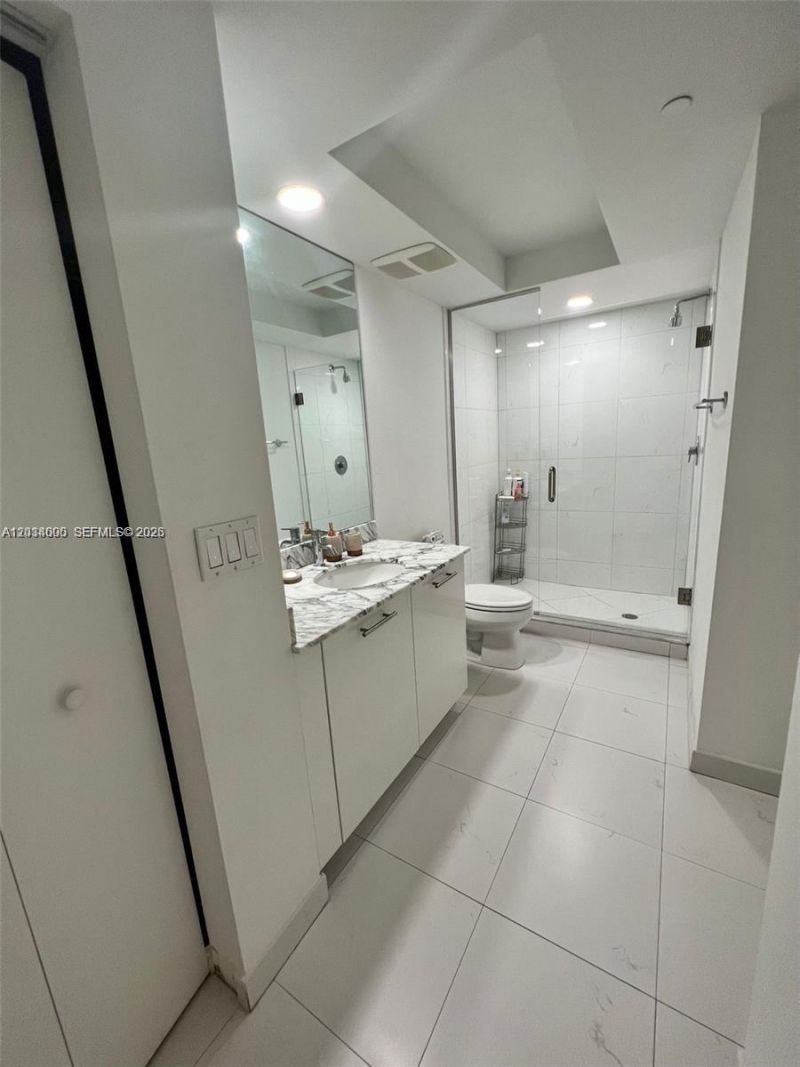 500 Brickell Ave , Unit 1410, Miami, FL 33131 Photo