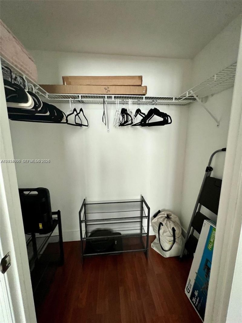 500 Brickell Ave , Unit 1410, Miami, FL 33131 Photo