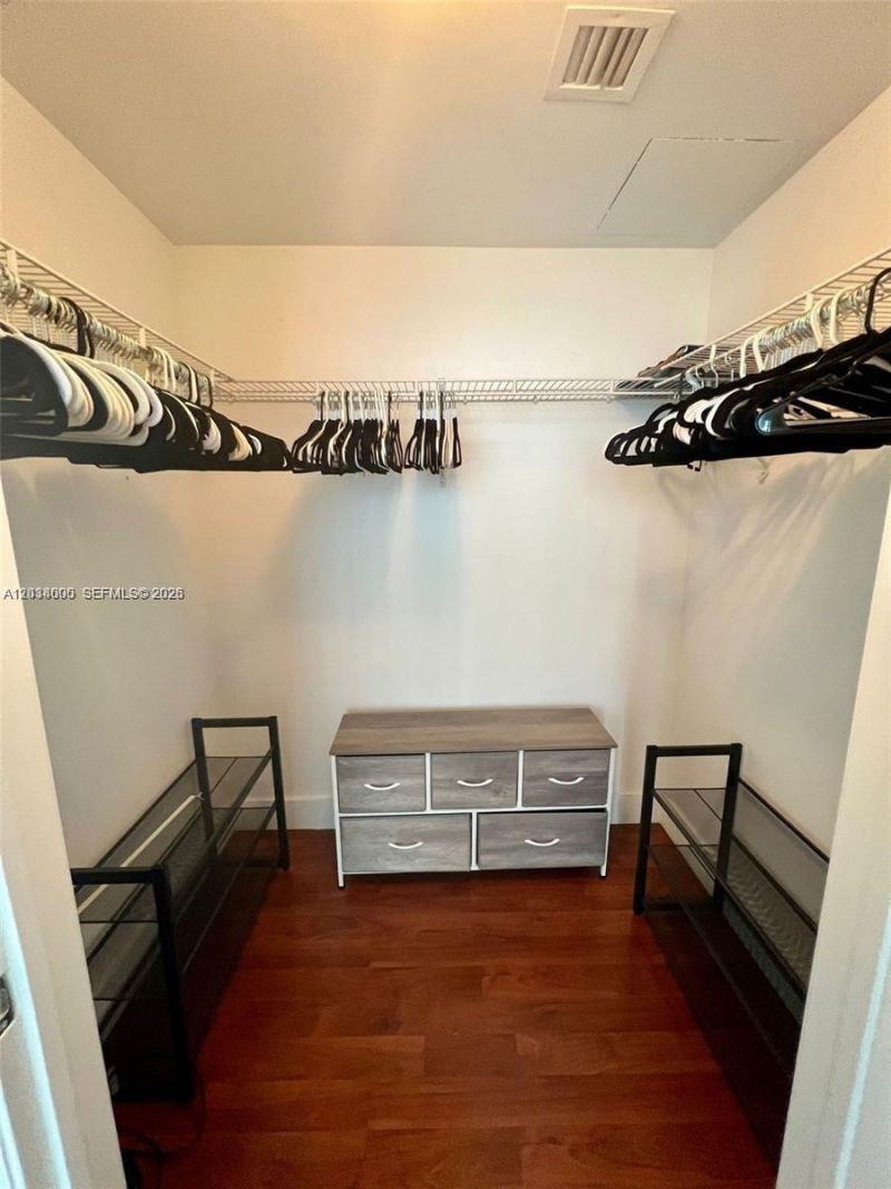 500 Brickell Ave , Unit 1410, Miami, FL 33131 Photo