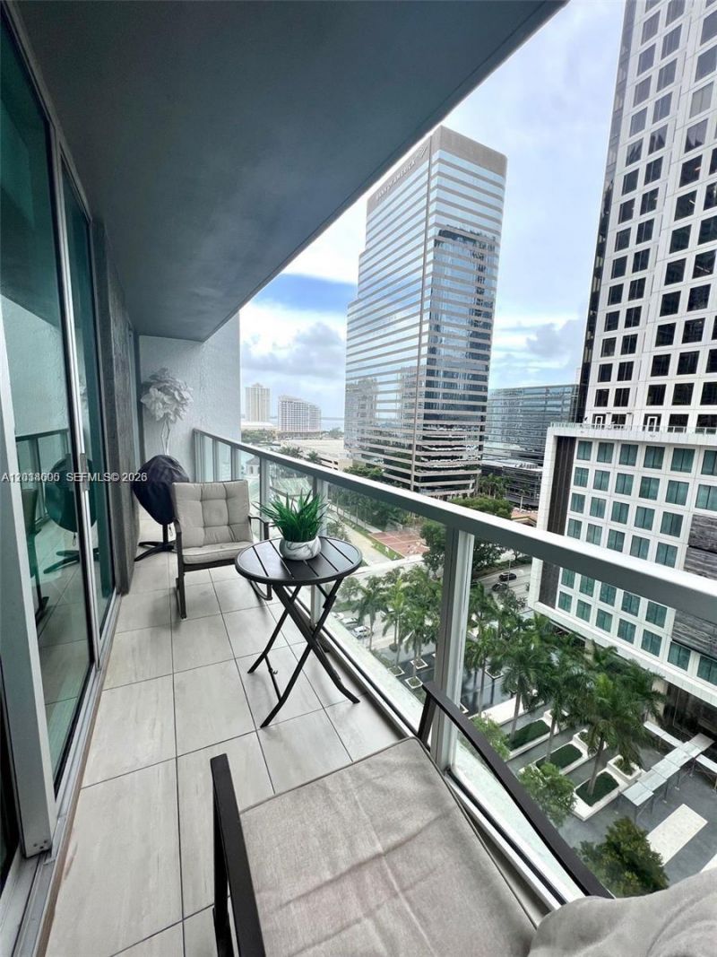 500 Brickell Ave , Unit 1410, Miami, FL 33131 Photo