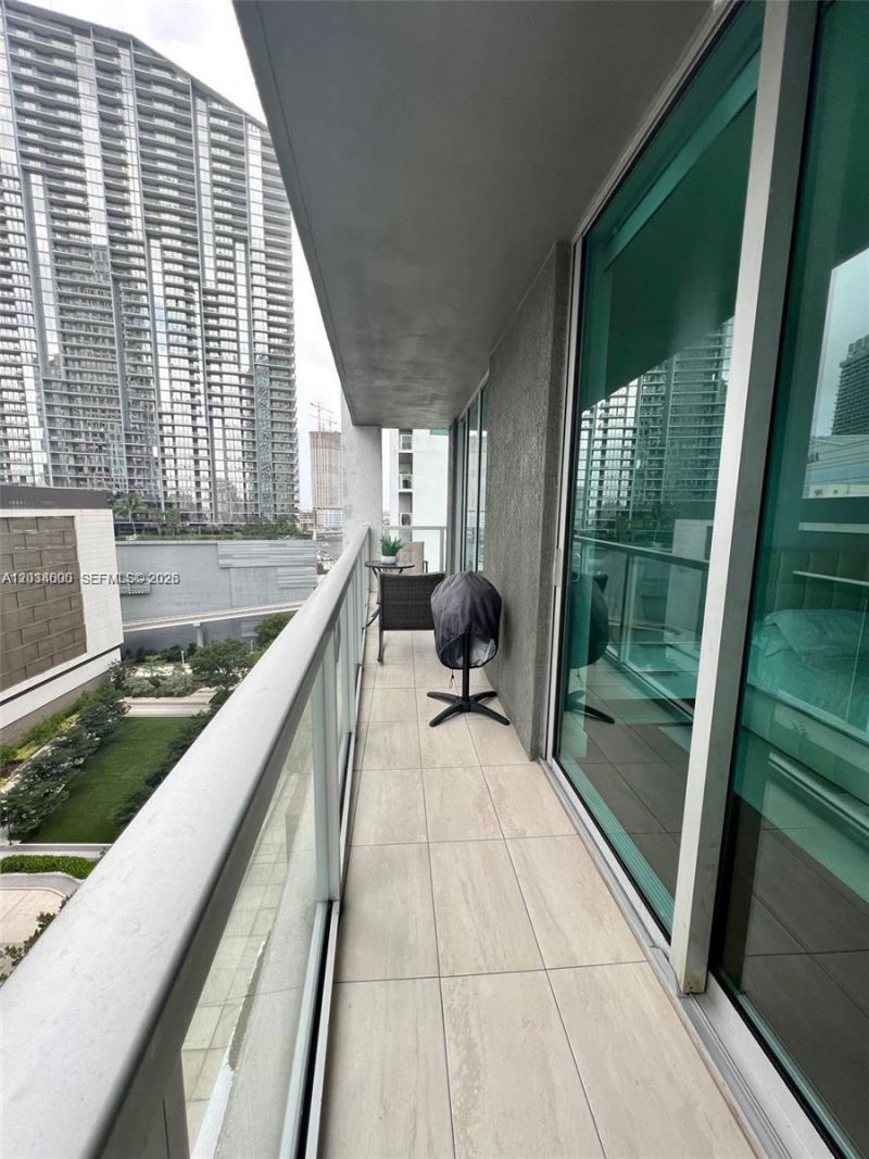 500 Brickell Ave , Unit 1410, Miami, FL 33131 Photo