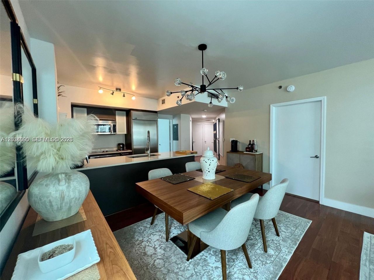 500 Brickell Ave , Unit 1410, Miami, FL 33131 Photo