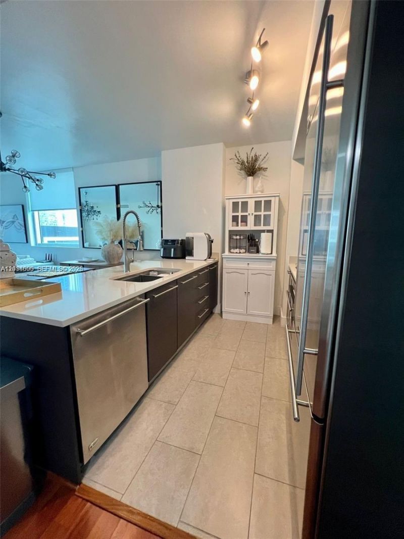 500 Brickell Ave , Unit 1410, Miami, FL 33131 Photo