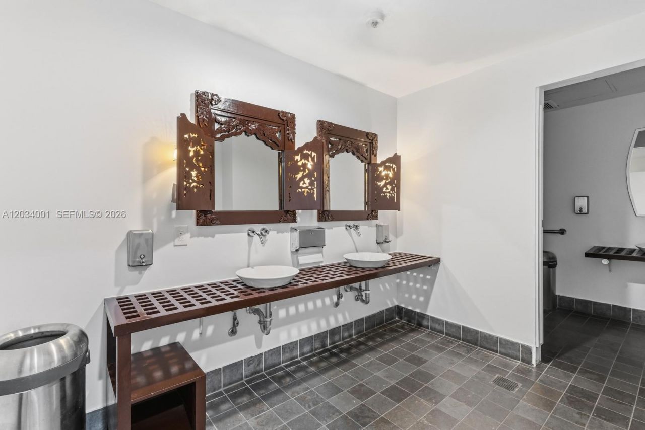 10 SW South River Dr , Unit 1207, Miami, FL 33130 Photo