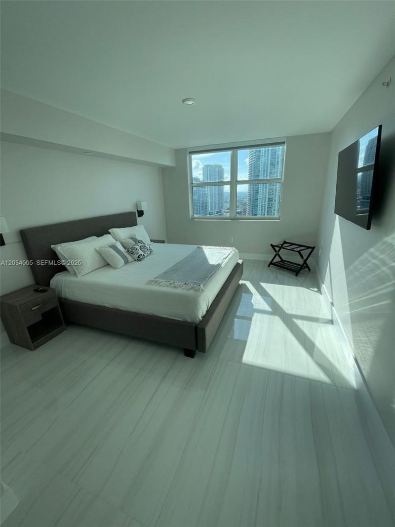 31 SE 5th St , Unit 3103, Miami, FL 33131 Photo