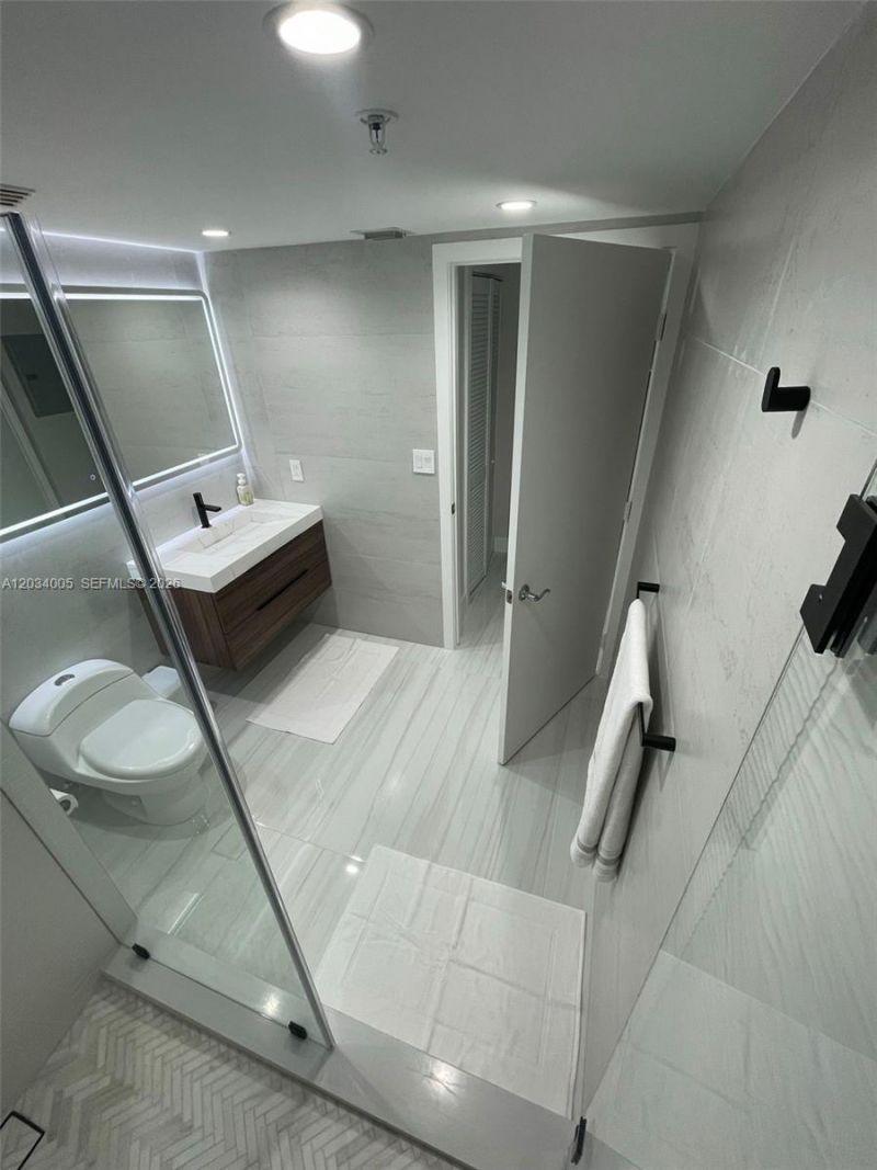 31 SE 5th St , Unit 3103, Miami, FL 33131 Photo