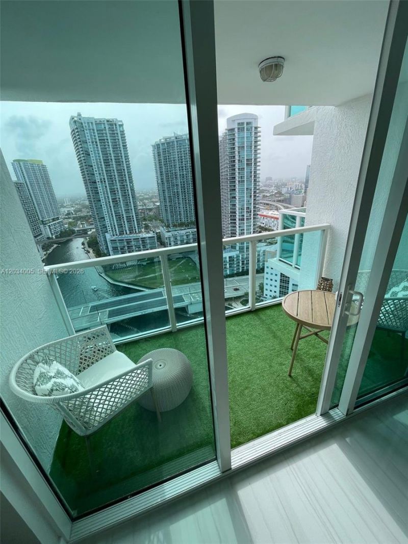 31 SE 5th St , Unit 3103, Miami, FL 33131 Photo
