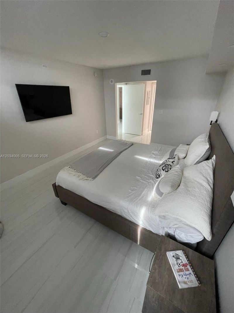 31 SE 5th St , Unit 3103, Miami, FL 33131 Photo