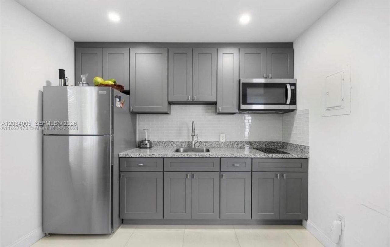 6010 NW 38th St , Unit 1, Virginia Gardens, FL 33166 Photo