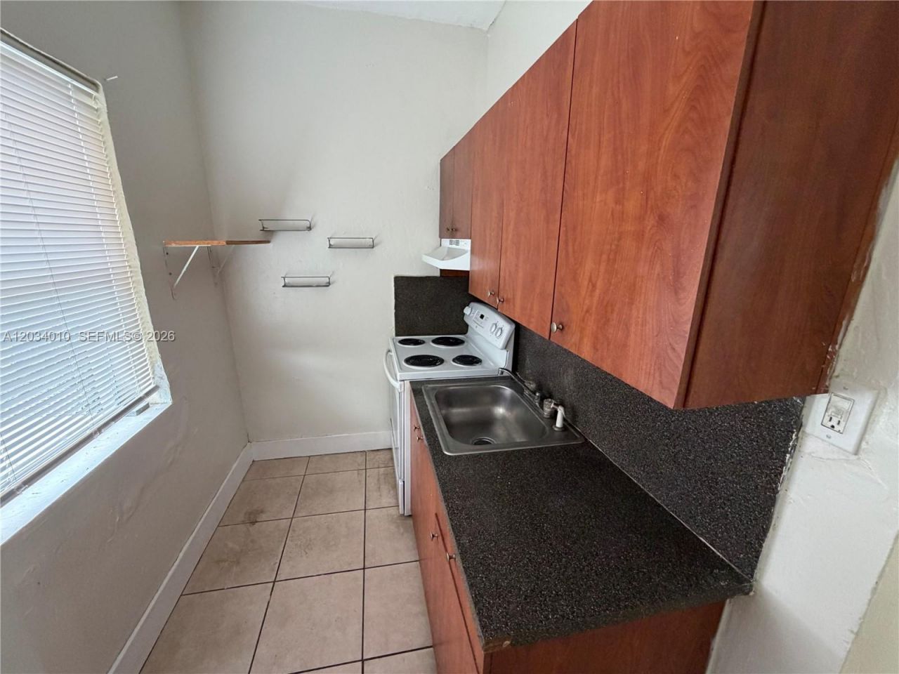 1579 NW 68th St , Unit B, Miami, FL 33147 Photo