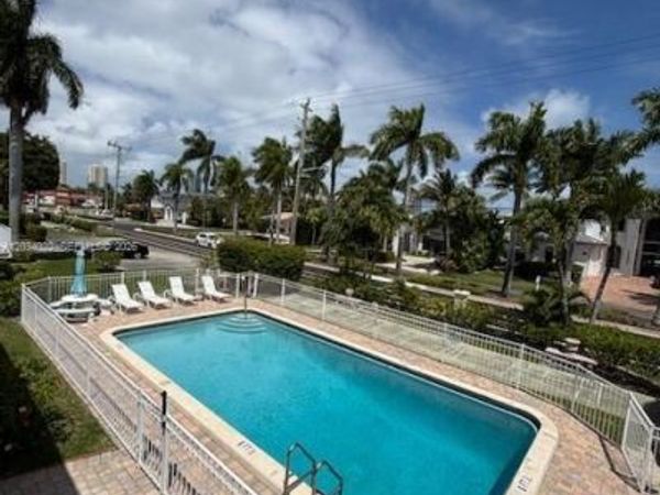 500 Layne Blvd , Unit 20, Hallandale Beach, FL 33009