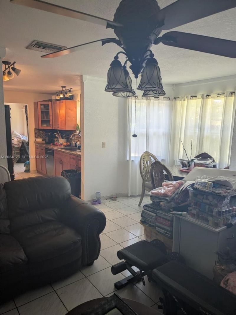 950 SW 95th Ter , Pembroke Pines, FL 33025 Photo