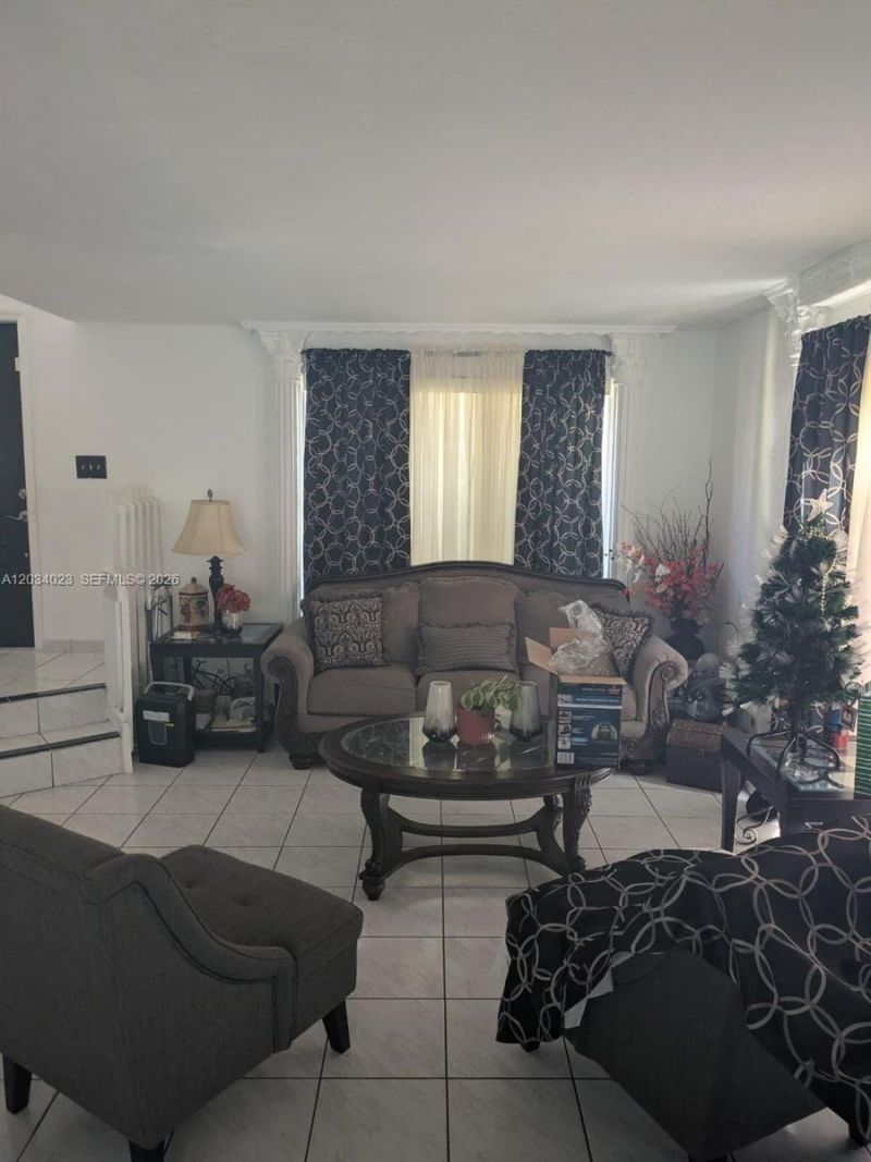 950 SW 95th Ter , Pembroke Pines, FL 33025 Photo