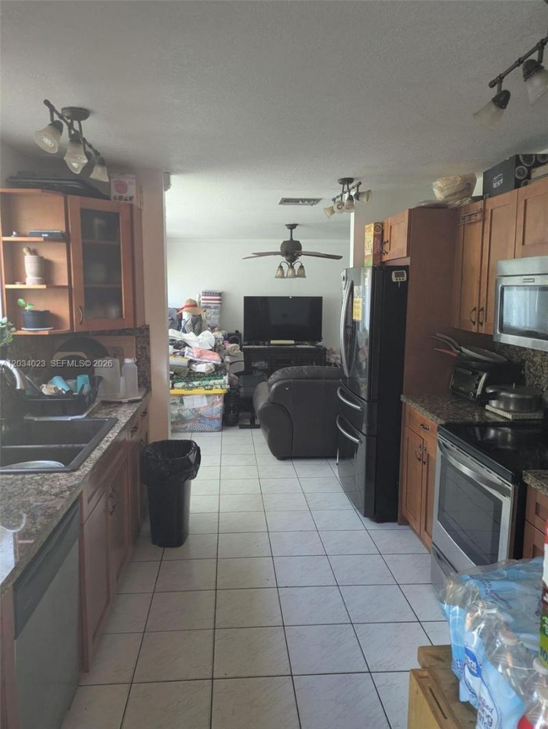 950 SW 95th Ter , Pembroke Pines, FL 33025 Photo