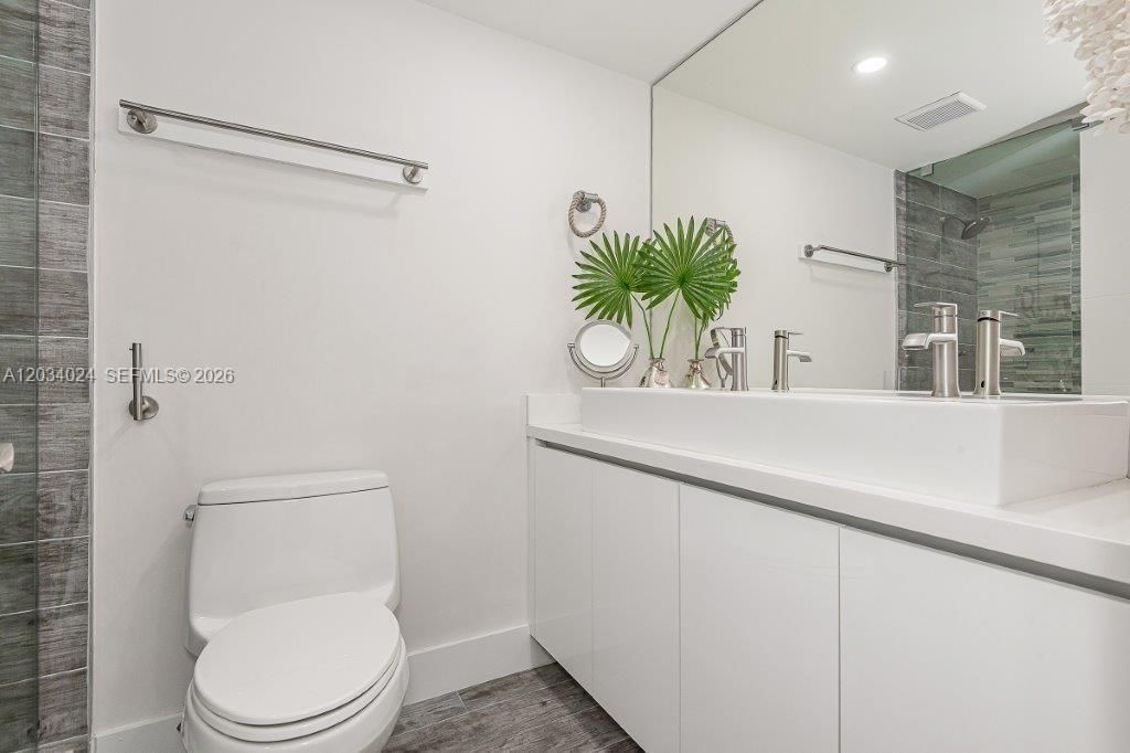 2301 Collins Ave , Unit 926, Miami Beach, FL 33139 Photo