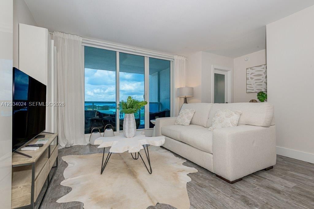 2301 Collins Ave , Unit 926, Miami Beach, FL 33139 Photo