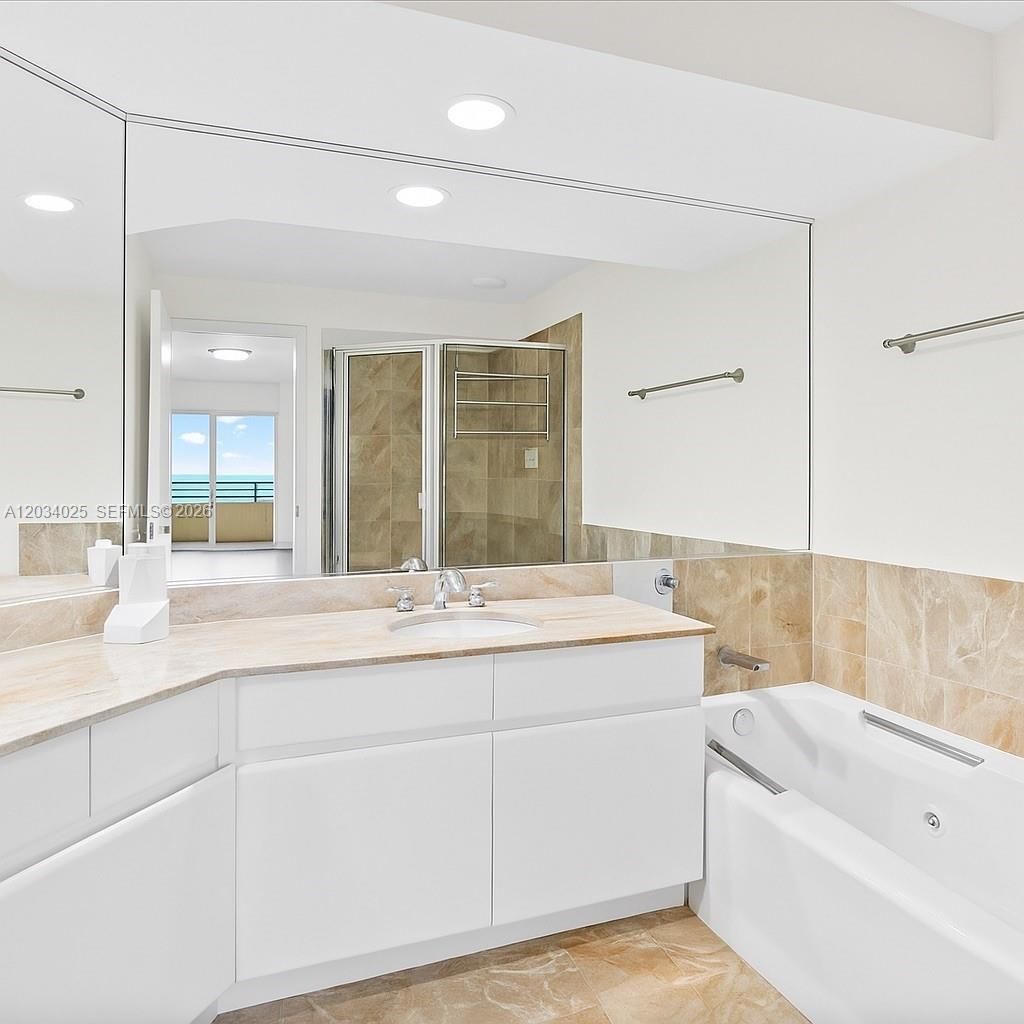 888 Brickell Key , Unit 2510, Miami, FL 33131 Photo