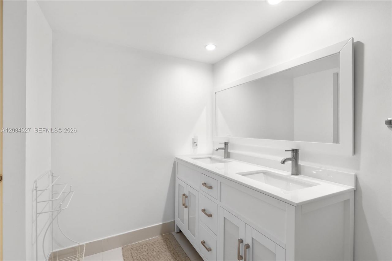 1849 S Ocean Dr , Unit 212, Hallandale Beach, FL 33009 Photo