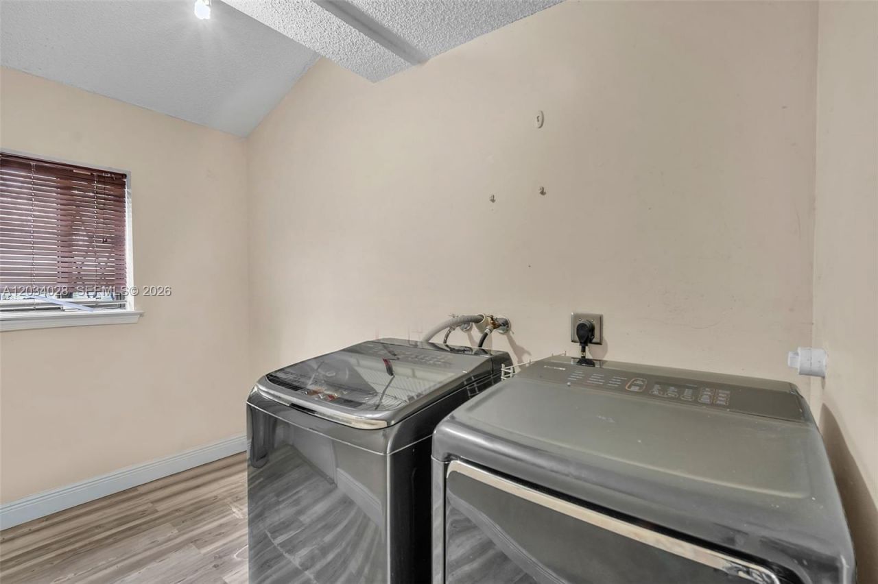 4430 NW 92nd Way, Sunrise, FL 33351 Photo