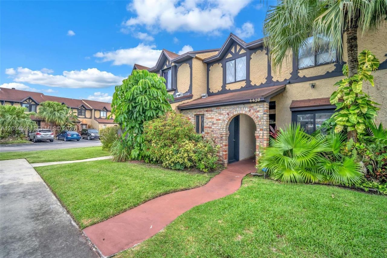 4430 NW 92nd Way, Sunrise, FL 33351 Photo