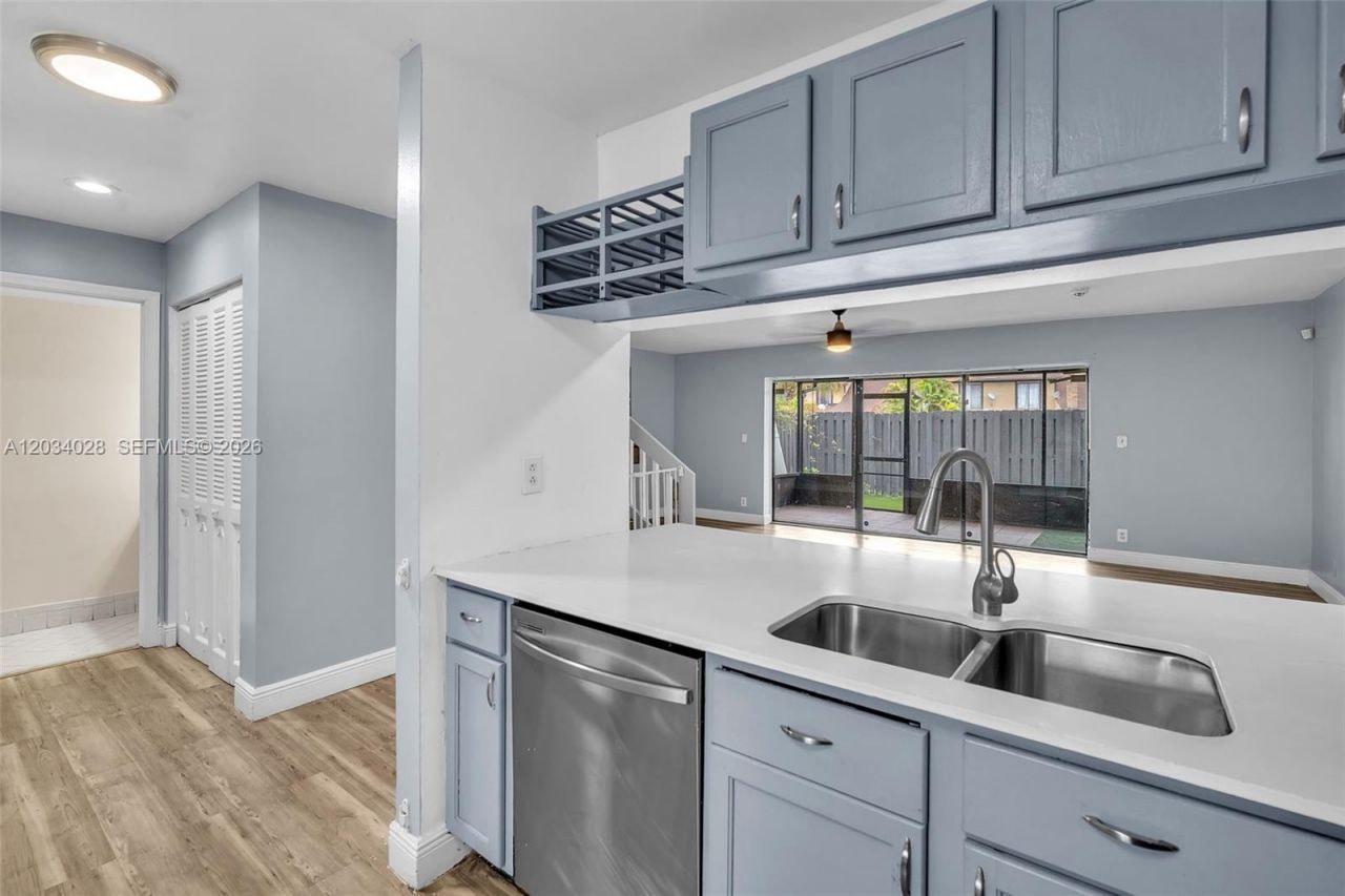 4430 NW 92nd Way, Sunrise, FL 33351 Photo
