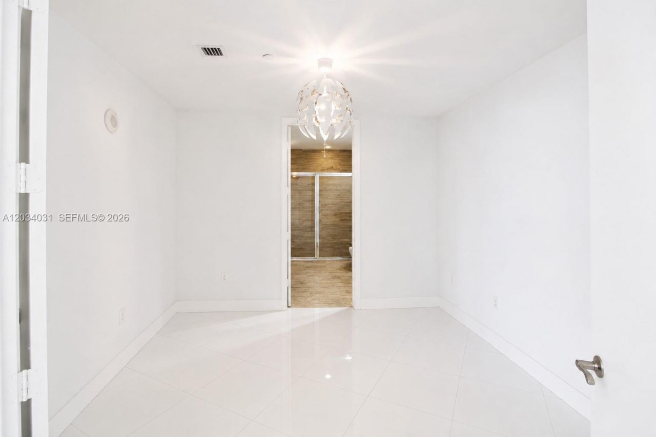 15901 Collins Ave, Unit 403, Sunny Isles Beach, FL 33160 Photo