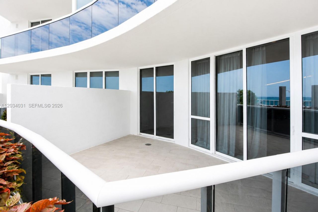 15901 Collins Ave, Unit 403, Sunny Isles Beach, FL 33160 Photo