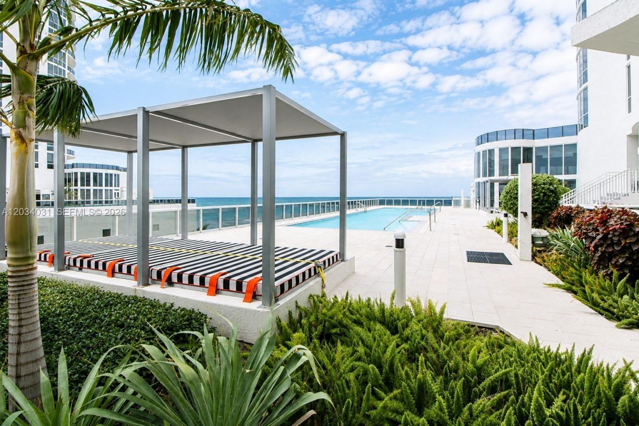 15901 Collins Ave, Unit 403, Sunny Isles Beach, FL 33160 Photo